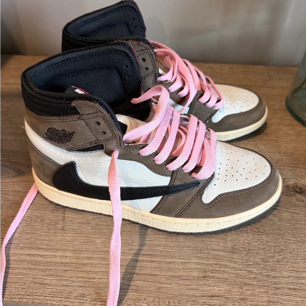 Nike Women's Athletic Shoes - Black, White, Pink, Brown